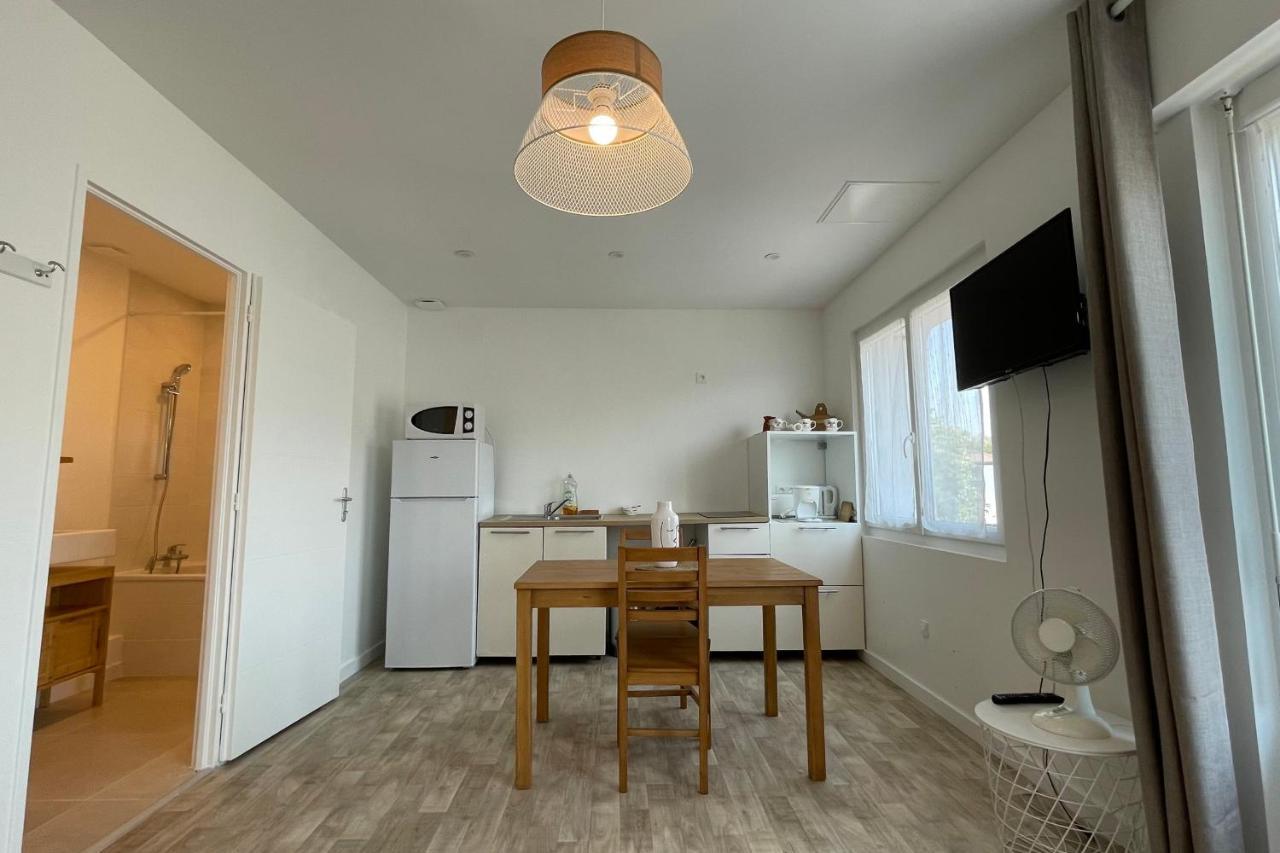 Le Bout Du Lac Studio Renove Avec Balcon Et Vue Sur La Montagne Annecy Dış mekan fotoğraf