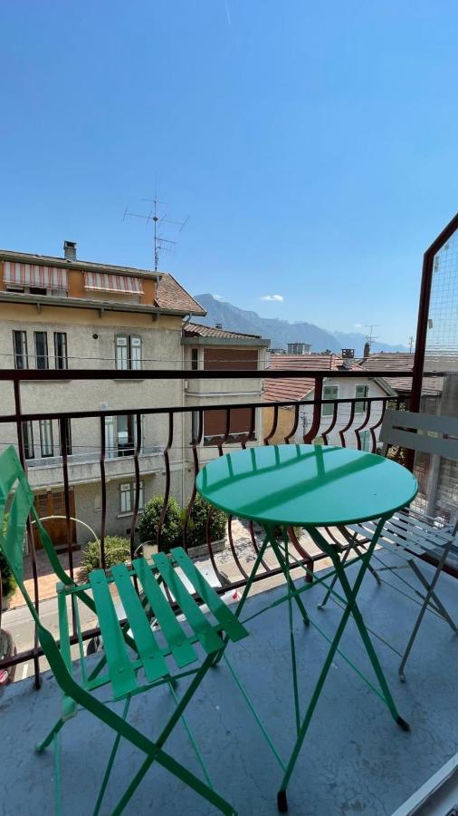 Le Bout Du Lac Studio Renove Avec Balcon Et Vue Sur La Montagne Annecy Dış mekan fotoğraf